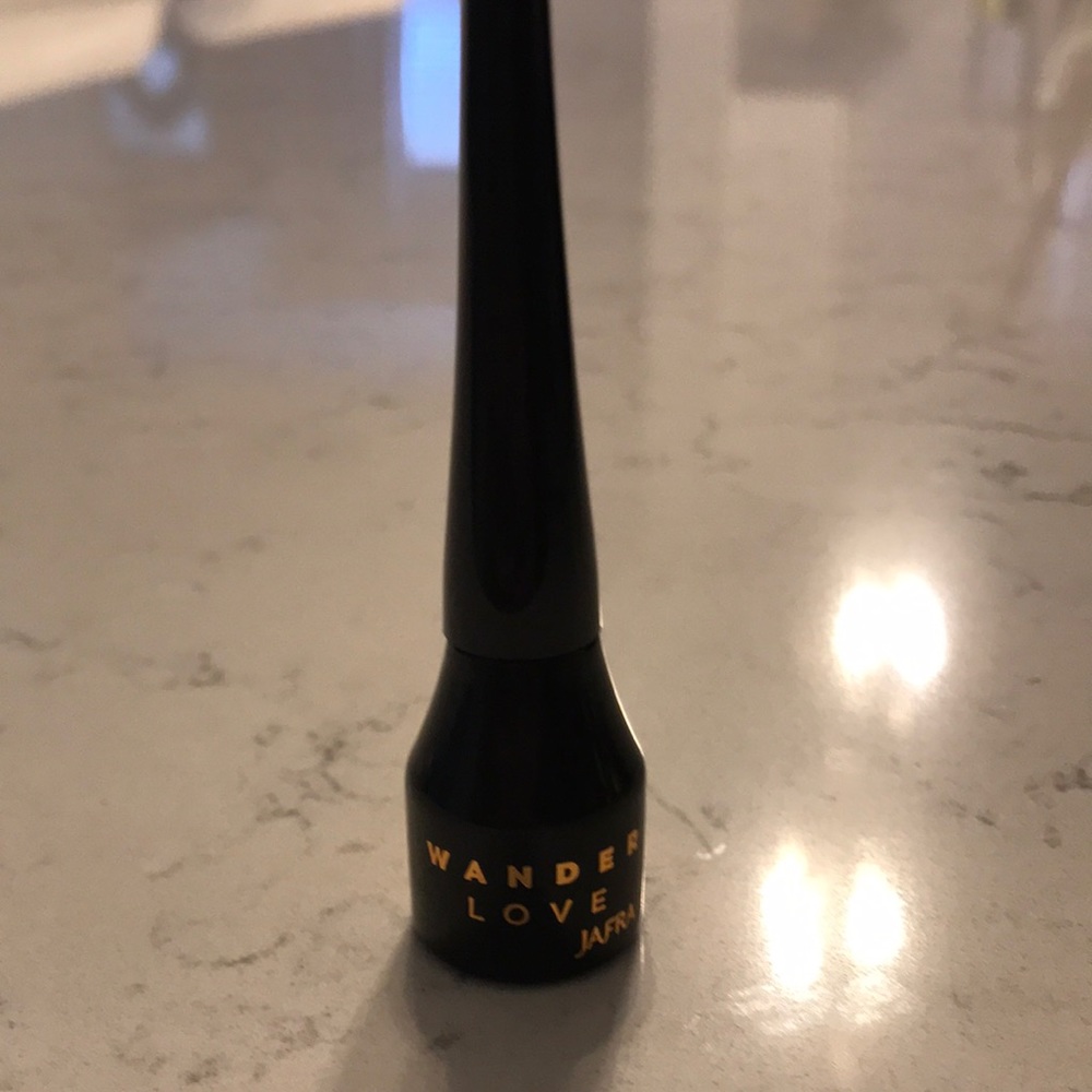 JAFRA matte inkwell eyeliner